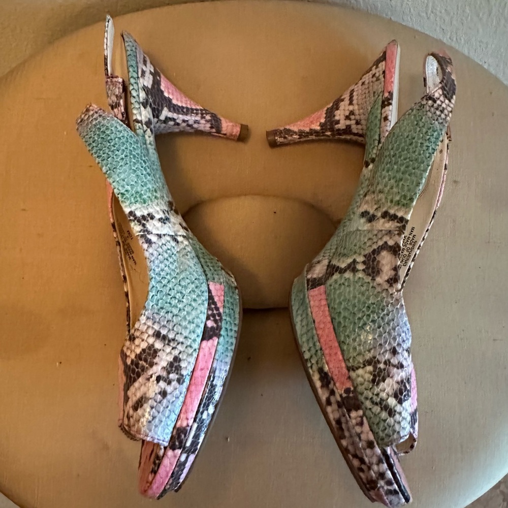 Size 10 Nine West Pink, Green, Ivory and Black Snake Print Women's Sandals - Picture 2 of 3